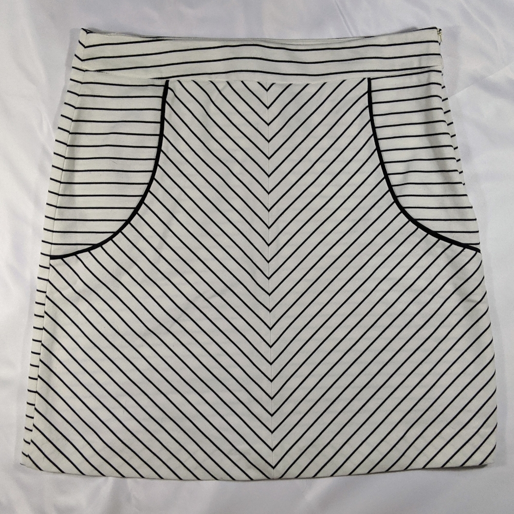 Plus-sized, Black & White striped mini
